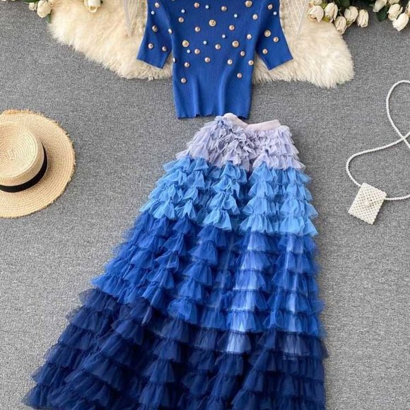 Women Pearls Golden Buttons Knitted Top And Long Skirts - Picture 1 of 12